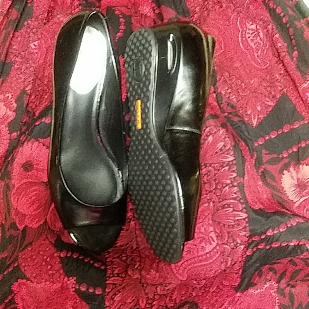 Shoes - Picture 2 of 2